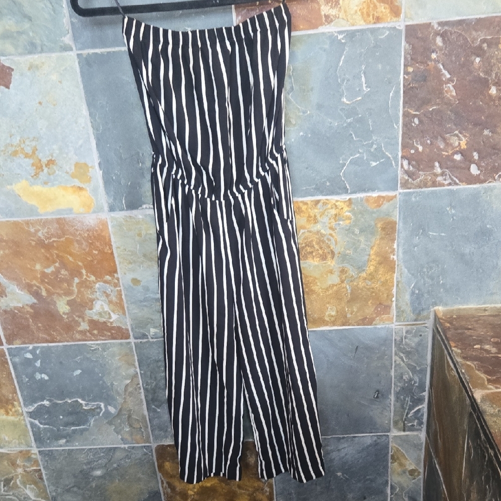 Sleevless Striped Black and White Jumpsuit